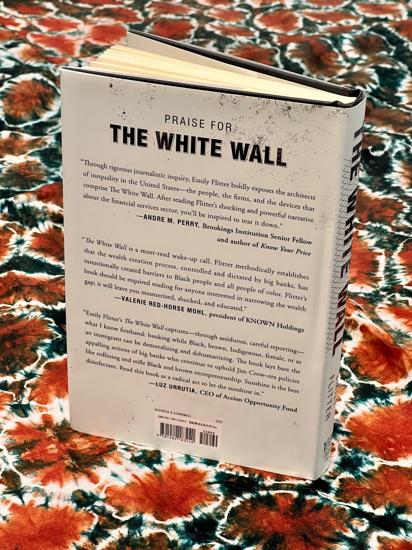 The White Wall: How Big Finance Bankrupts Black America - Hardcover
